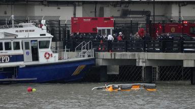 Hubschrauber stürzt in den Hudson River
