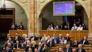 Ungarn ändert Verfassung: Mensch ist entweder Mann oder Frau