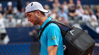 Blitz-Aus: Tennis-Ass Struff bittet Publikum um Verzeihung