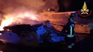 Urlauberin aus Borna verbrennt auf Boot in Italien