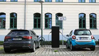 Zahl der Ladesäulen in Mitteldeutschland steigt – westdeutsche Länder dennoch klar vorn