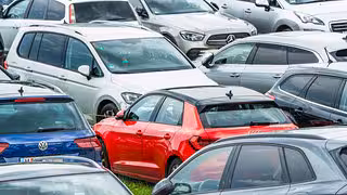 Gewinne bei VW und Mercedes brechen ein