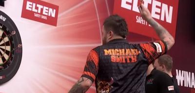 Frustrierter Darts-Weltmeister flippt aus – Scheibe kaputt