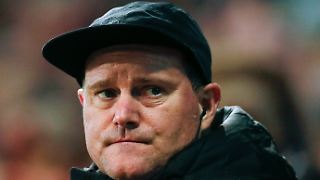 "Höcke ist 1 Nazi": Bundesliga-Boss sendet live im TV Botschaft