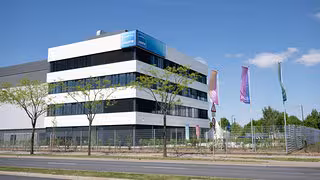 Jenoptik eröffnet neue Hightech-Fabrik in Dresden