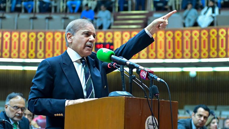 Pakistans Premier kündigt Reaktion auf Angriffe an