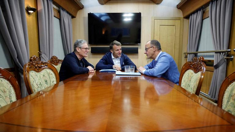 Merz, Macron, Tusk und Starmer auf dem Weg nach Kiew