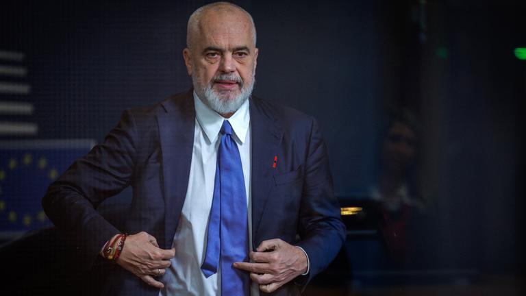 Nach außen weltoffen, nach innen autoritär