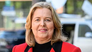 Bas will Beiträge auch von Beamten und Selbstständigen – Kritik von Union