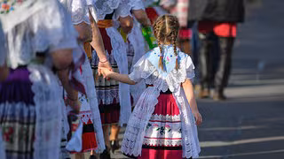 Wie Künstliche Intelligenz kleine Sprachen retten könnte