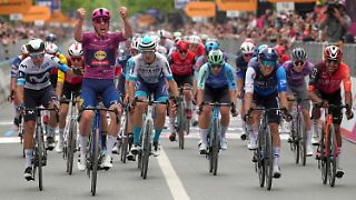 Giro d'Italia bewundert in Albanien die große Show eines Dänen