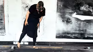 Ausstellung zum Kunstpreis Sachsen-Anhalt zeigt Nora Mona Bachs Landschaften aus Kohlestaub