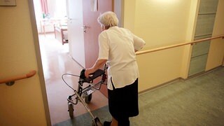 Pflegeheimkosten: Warum Hilfeanträge Monate brauchen