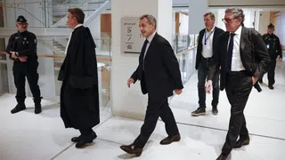 Frankreichs Ex-Präsident Sarkozy ist Fussfessel los