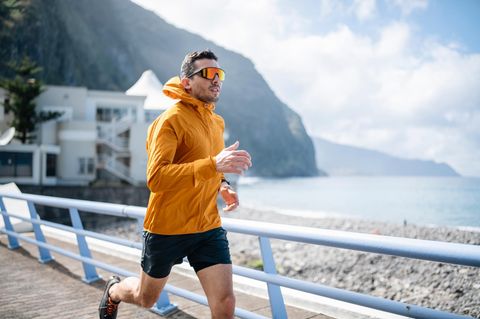 Sonnenschutz beim Joggen: 5 wichtige Gadgets für Schönwetterläufer