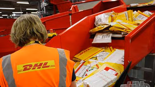 Streik bei DHL auf Flughafen Leipzig: Briefe und Pakete hängen fest