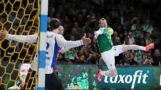 Handball-Titelkämpfer müssen sich selbst retten