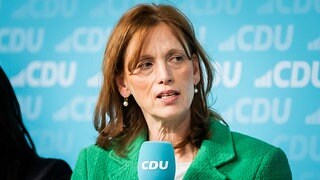 Bildungsministerin Prien für Handyverbot an Grundschulen