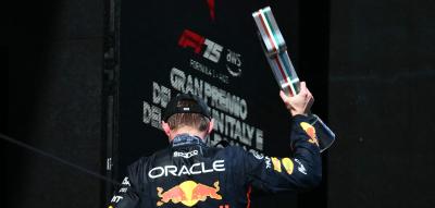 Mit einem Meisterstück meldet sich Verstappen im Titelrennen zurück