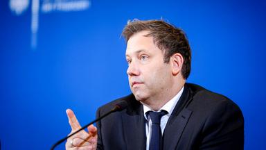 Klingbeil will Einsparungen in allen Ministerien