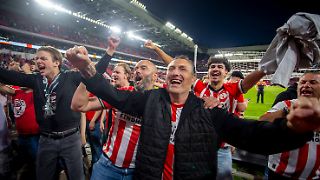Amsterdam kollabiert dramatisch, PSV feiert Meisterschaft