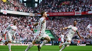 Köln ist zurück in der Bundesliga, Dorfklub erreicht Relegation