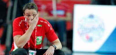 „Kontrolle verloren“ – Meister-Trainer bricht während Spiel zusammen