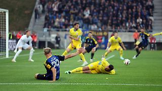 Braunschweig steigt mit einem Bein aus Relegations-Abgrund