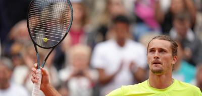 Alexander Zverev spaziert in Paris in die zweite Runde