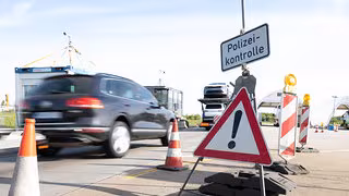 Dobrindt verteidigt in Prag verschärfte Grenzkontrollen