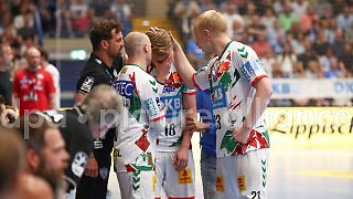 Tränen beim SC Magdeburg, Torwart-Oldie hält Melsungen im Rennen