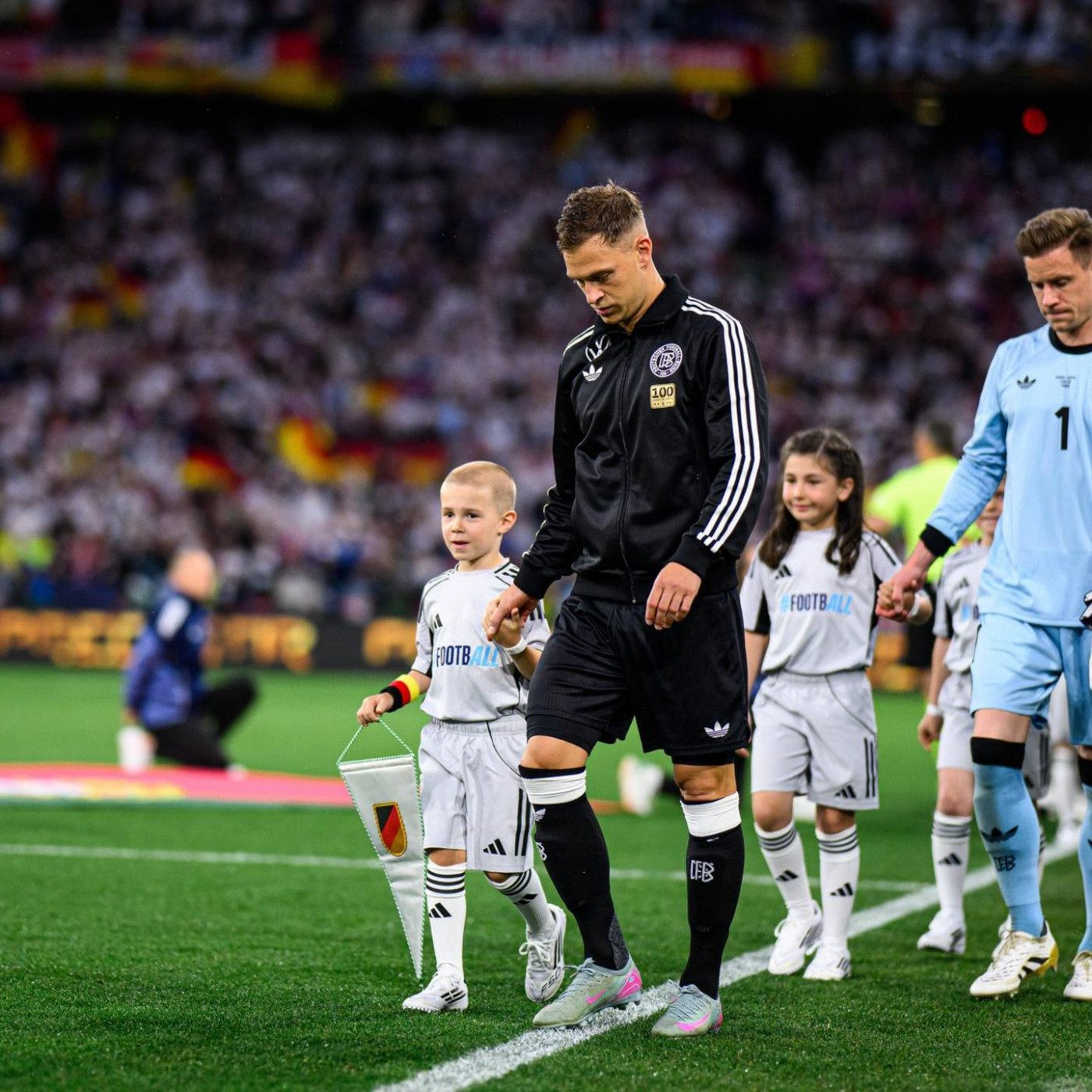 Kimmich-Sohn überrascht DFB-Star als Einlaufkind