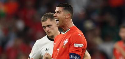 Kurz nach Mitternacht setzt CR7 an seinem Gala-Abend ein letztes Zeichen
