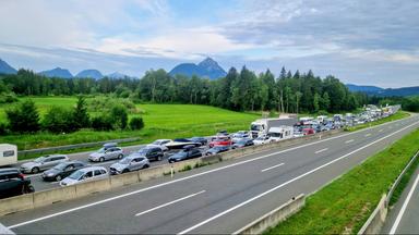 Pfingstwochenende beginnt mit Verkehrschaos