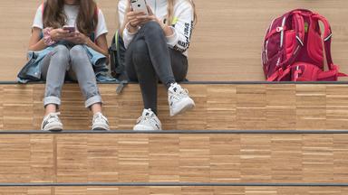 Justizministerin will Altersgrenze für Social Media