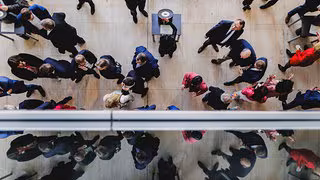 Abgeordnete von CDU und SPD verteidigen Diätenerhöhung – Kritik aus der Linken