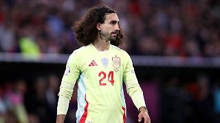 Wütende Deutsche pfeifen Cucurella gnadenlos aus