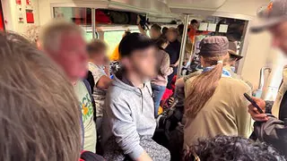 Bahn-Chaos: Eingezwängt in der Regionalbahn von der Ostsee bis nach Erfurt