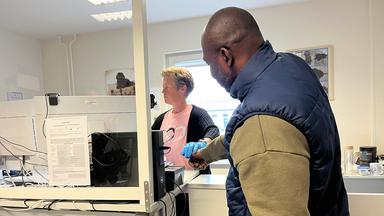 Wer nimmt die Fingerabdrücke?