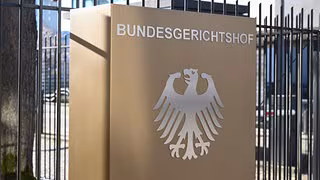 Mordvorwurf gegen drei mutmaßliche Mitglieder einer linksextremistischen Gruppe um Lina E.