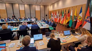 Finanzstreit zwischen Bund und Ländern zu geplanten Steuersenkungen