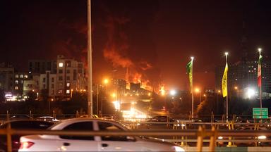 Israel fliegt weitere Angriffe auf den Iran