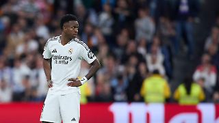 Vier Fans für Hassverbrechen zu Gefängnis verurteilt