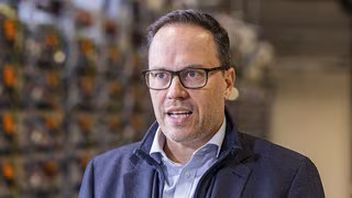 Panter macht VW-Beschäftigte in Zwickau Mut: "Wir kämpfen um VW"