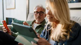 Besonders Ältere fühlen sich überfordert: Jeder Dritte findet digitale Anwendungen zu kompliziert