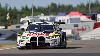 Strafe entscheidet turbulentes 24-Stunden-Rennen am Nürburgring