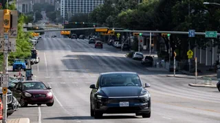 Tesla startet mit umstrittenen Robotaxis in den USA