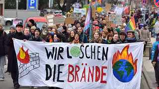 Junge Menschen, Frauen und Linke sorgen sich besonders ums Klima