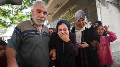 Palästinenser berichten von Toten bei Verteilzentrum