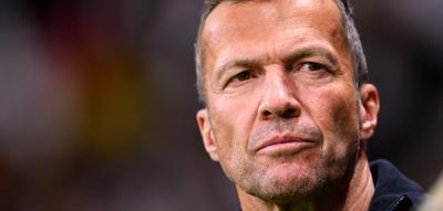 „Ich bin Hoeneß‘ Beleidigungen seit 25 Jahren gewöhnt“, sagt Matthäus. Dann holt er aus